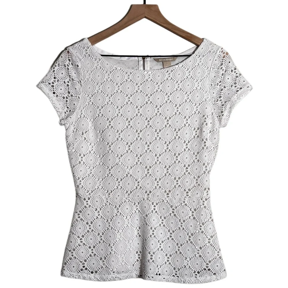 Banana Republic - White Eyelet Cut Out Peplum Short Sleeve Blouse Size 6 - Picture 1 of 3